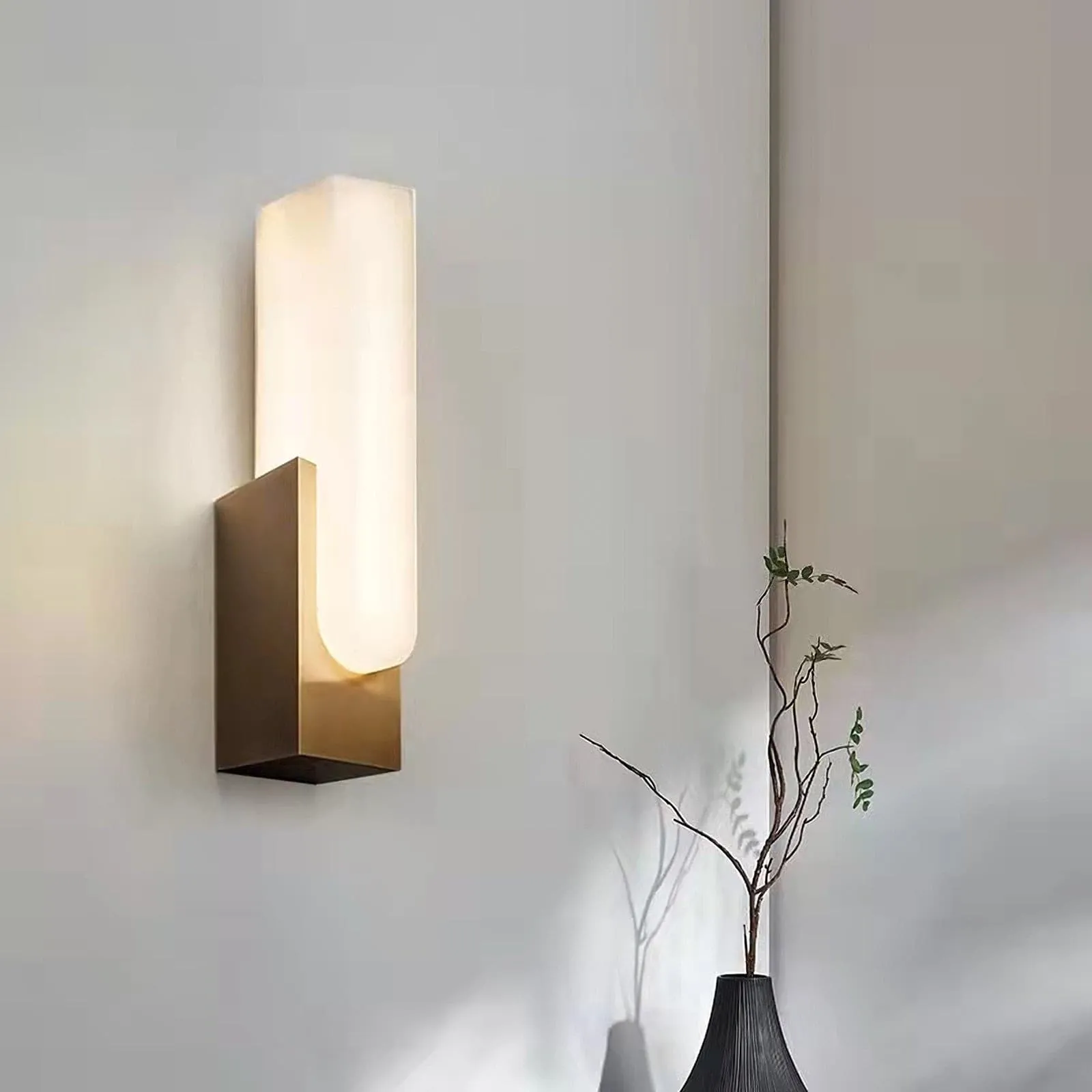 Agatha Wall Lamp