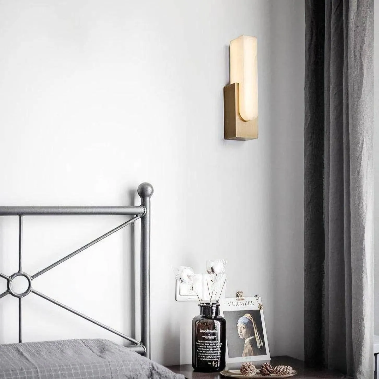 Agatha Wall Lamp