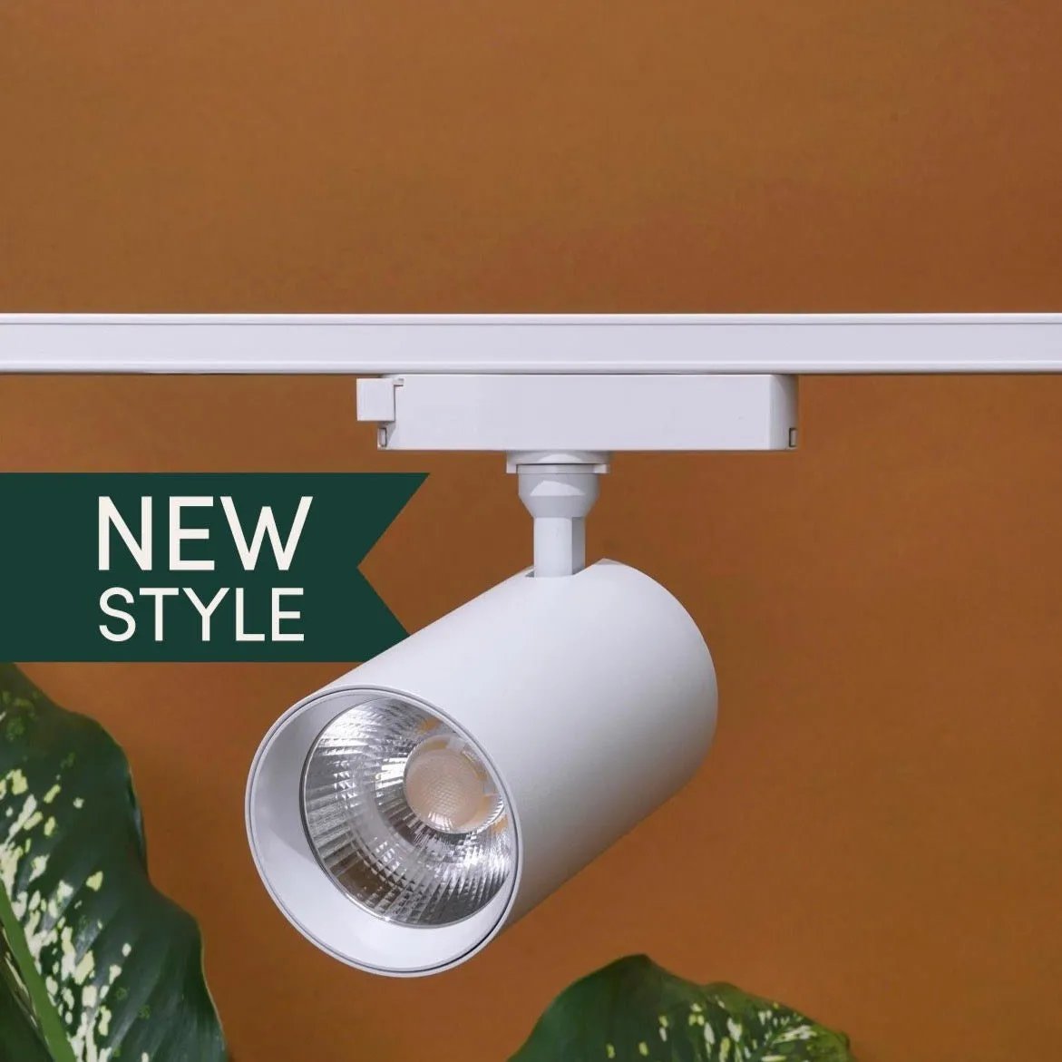 Highland™ LED Track Light System For Indoor Plants