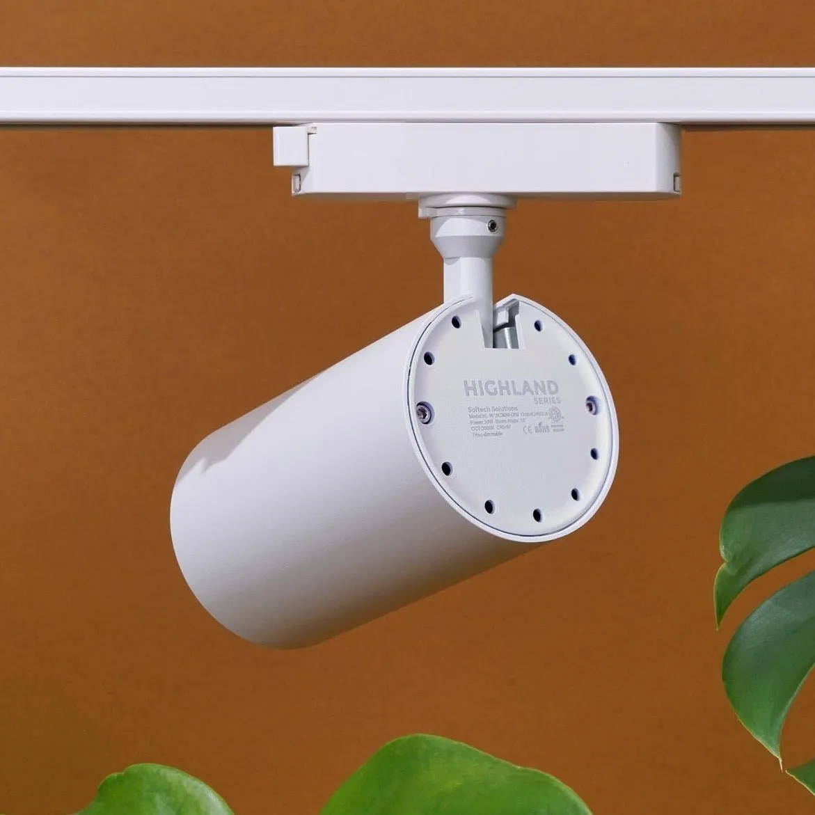 Highland™ LED Track Light System For Indoor Plants