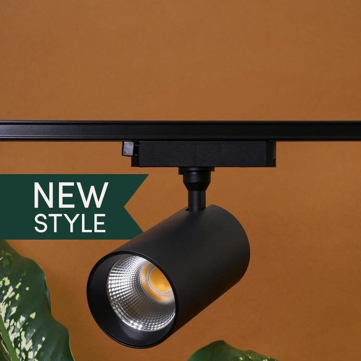 Highland™ LED Track Light System For Indoor Plants