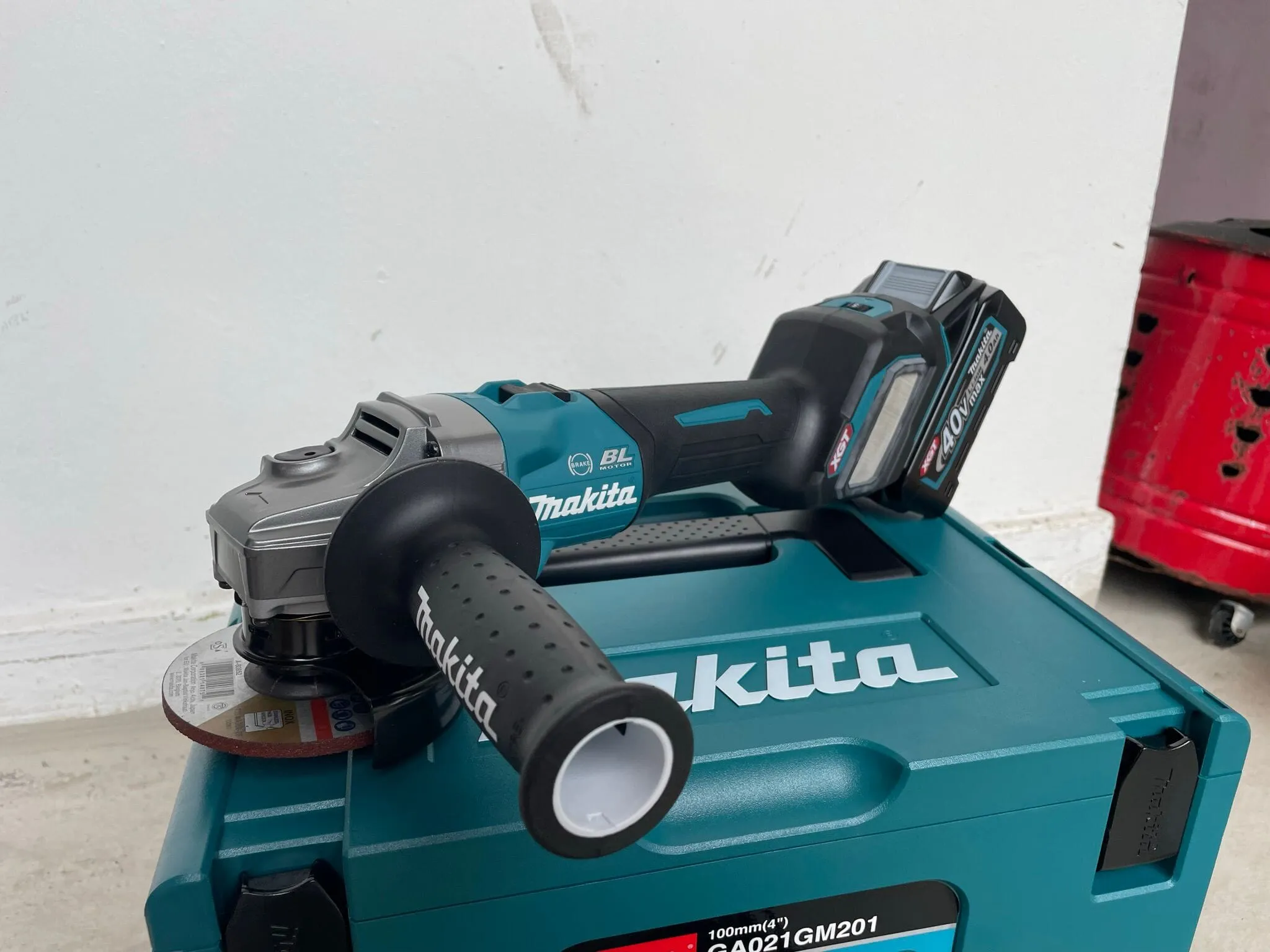 Makita 4" 40V Cordless Brushless Angle Grinder GA021GM201 Come With 4.0Ah battery and Charger | Model : M-GA021GM201