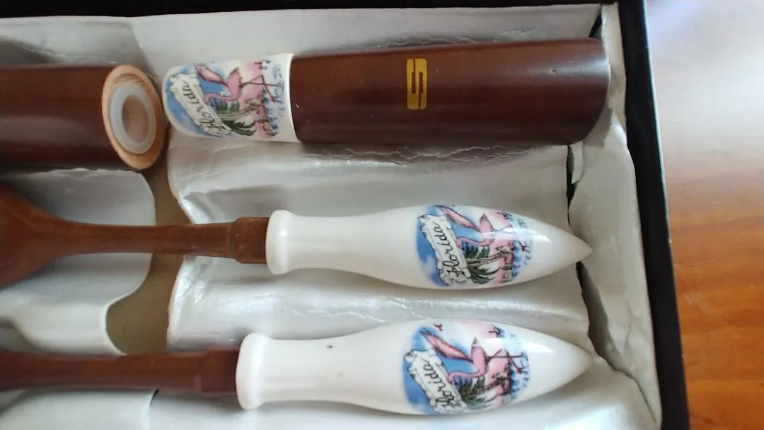 VINTAGE FLORIDA '60s / '70s HOSTESS SALAD SERVER SET WITH SALT & PEPPER SHAKERS